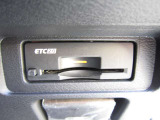 ETCは、料金支払いに加えて道路交通情報などを活用できる次世代型ETC。快適なドライブをサポートします。
