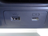 ナビ連動USB・充電USB