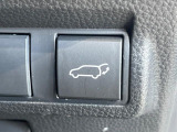 【パワーバックドア】スマートキーや運転席のボタンを押すだけでリアゲートが自動で開閉します!荷物を持っている時や、高い位置にあるバックドアを閉める際に便利な機能です♪