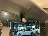 車両は屋内展示しておりますので天候に関係なくごゆっくりコンディションご確認頂けます。車両を倉庫へ保管している場合が御座いますのでご来店前に在庫確認頂けると幸いです。TEL072-784-8800