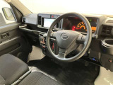 見通しのよいすっきりとした視界で、誰でも運転しやすいです。運転のしやすさは疲れにくさにも繋がりますよ♪