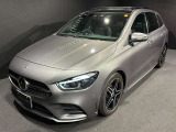 メルセデス独自の厳しいチェックを通過したクルマのみ「サーティファイドカー」と呼ばれます。メルセデスの認定中古車「サーティファイドカー」には、100項目にも及ぶ点検・整備項目が設定されています。