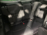 床下収納式のサードシートです。座席部分をコンパクトに収納でき、広大な荷室スペースとしてお使いいただけます!乗車人数や荷物の量など利用シーンに合わせて3列目を有効活用でき、とっても便利♪