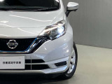 【ハイビームアシスト】先行車または対向車や周囲の明るさなどに応じ、自動的に上向きと下向きを切り替えてくれます★