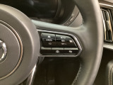 MRCC(マツダレーダークルーズコントロール)は先行車との車間を維持しながら追従走行を行い、長距離でのドライバー負担を軽減させてくれます。