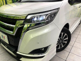 【LEDヘッドライト】悪天候や夜間走行時も良好な視界を確保し安心して運転できる高輝度LEDヘッドライトを装備!点灯速度が早く、消費電力も抑えられています。