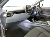 すっきりとしたデザインの内装は、さすがトヨタ車の上品さを感じます。