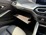 BMW専門のメカニックが、100項目にも上るポイントを徹底的にチェック。交換基準に達した部品があれば、弊社負担にて交換後、お客様へご納車致します。