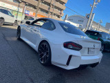 ご納車前には、BMWを熟知したメカニックによる100項目の点検・整備を行います。不具合箇所、交換時期に達している部品に関しましては、全て当社負担で交換してからのご納車となります。