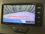 【バックカメラ】駐車時に後方がリアルタイム映像で確認できます。大型商業施設や立体駐車場での駐車時や、夜間のバック時に大活躍!運転スキルに関わらず、今や必須となった装備のひとつです!