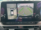アラウンドビューモニターが、駐車をサポートしてくれますよ!