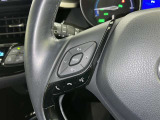 ステアリングスイッチ装備!運転しながら手元でオーディオの操作などができます。