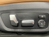 【メモリー機能付きパワーシート】運転手が代わってもボタン一つで設定ポジションに。常にご自身のドライブ設定が整います。