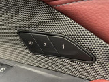 【メモリー機能付きパワーシート】運転手が代わってもボタン一つで設定ポジションに。常にご自身のドライブ設定が整います。