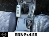 希少な純正5速MT。自分で操る楽しさが魅力の一台です。