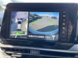 上から見たような画像で車庫入れなどに便利なアラウンドビューモニター
