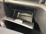 専門業者にて内外装のクリーニングを実施しております!