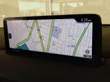 マツダコネクトの10.25インチワイドセンターディスプレイです。『Android Auto』『Apple CarPlay』や独自のコネクテッドサービスに対応したインターフェイスシステムです。
