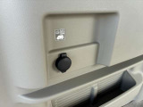 荷室にも電源が取れるソケット装備☆