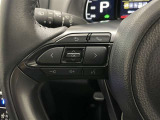 マルチインフォメーションディスプレイ内の表示切替や運転支援機能、オーディオの操作をステアリングから手を放さず行うことができ、運転に集中できます。