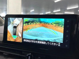 【アラウンドビューモニター】専用のカメラにより、上から見下ろしたような視点で360度クルマの周囲を確認することができます☆死角部分も確認しやすく、狭い場所での切り返しや駐車もスムーズに行えます。
