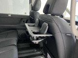 【ドリンクホルダー】さまざまな場所にございますので便利ですよ。