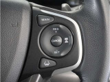 ◆アダプティブクルーズコントロール◆予め設定した車速内でクルマが自動的に加減速。前走車との適切な車間距離を維持しながら追従走行します。【LKAS】車線維持支援システムでステアリング操作を支援。