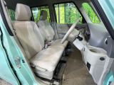 運転席シート廻りは使用感も少なく、良好な状態となっています。丁寧に使われていたことがよくわかりますね。