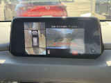 フロントカメラもございますので、狭い道でも安心して運転をしていただけます。