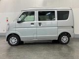 スライドドアなので狭い場所でも開閉しやすい