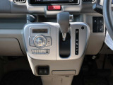 オートエアコンですので、車内を快適な空間に出来ます♪