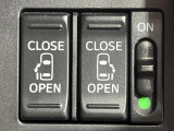 【両側パワースライドドア】スマートキーや運転席のスイッチで後席両側スライドドアの開閉が可能♪電動だから力を入れてドアを開ける必要が無く、小さなお子様でも簡単に開け閉めでき快適です♪