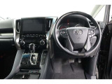 見通しのよいすっきりとした視界で、誰でも運転しやすいです。運転のしやすさは疲れにくさにも繋がりますよ♪