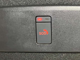 【SOSコール】事故や急病の時にボタンひとつで専門のオペレーターに接続。エアバックが開く事故の時は自動でオペレータに接続してくれます!