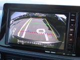 【バックモニター】車をバックさせる際に後方の様子をカーナビのモニターで確認。バック駐車を安全にスムーズに行うことができます!