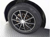 タイヤの溝もしっかりありますので、乗り出しで余計な費用が掛かることもありませんね。