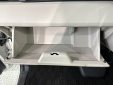 自社商品化センターにて内外装のクリーニングを実施しております!