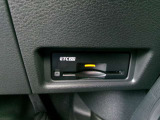 ETC2.0装備♪従来のETCの高速利用料金の収受だけではなく、渋滞回避や安全運転支援といったドライバーに有益な情報を提供してくれます♪