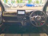■ 運転席まわりの装備 &rArr;