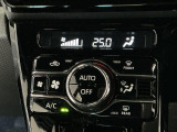 【オートエアコン】AUTOボタンを押してお好みの温度を設定!快適な室温でドライブをお楽しみいただけます♪