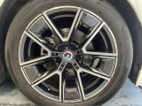 BMWならではの卓越した走りを支えるホイールと足回りです!日本車の走りに慣れている方にもぜひ体感して頂きたいほど、高いレベルでまとまっています!