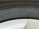 タイヤサイズは【175/70R14】