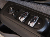 MINIの事ならMINI NEXT三宮店にお任せ下さい。お問合せ・詳細はMINI正規ディーラーNEXT三宮  お問い合わせ:078-803-3298までお気軽にお問合せ下さいませ。