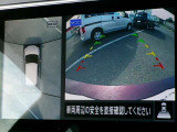 ☆全周囲カメラが駐車をアシスト☆4つの高解像度カメラで車の周囲を撮影!見えにくい死角の駐停車も驚く程に楽々です。バックカメラは、車庫入れの時は勿論、後方の安全確認もできて安心です♪