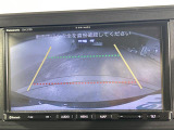 【バックモニター】後ろのカメラの映像をモニターに映し出すことができます!後方の見えない死角や、障害物との距離感をしっかり確認することができます!駐車が苦手な方におすすめです。