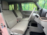 運転席シート廻りは使用感も少なく、良好な状態となっています。前オーナー様が丁寧に使っていたことがよくわかりますね。
