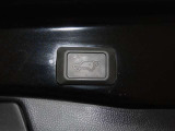 パワーバックドアを装備しております。