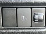 長押しすると運転席から右側電動スライドドアを開閉出来ます!