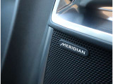 【Meridianサラウンド】 英国を代表する老舗オーディオブランドのメリディアン。ハンドメイドのハイエンドオーディオ、ホームシアター関連機器のブランドが提供する高品質サラウンドシステムを搭載。