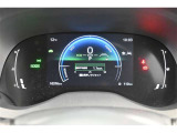 センターにマルチインフォメーションディスプレイ搭載により、車の走行状態が、一目で確認できます。